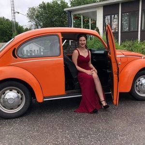 Meet your Posher, Cassandra